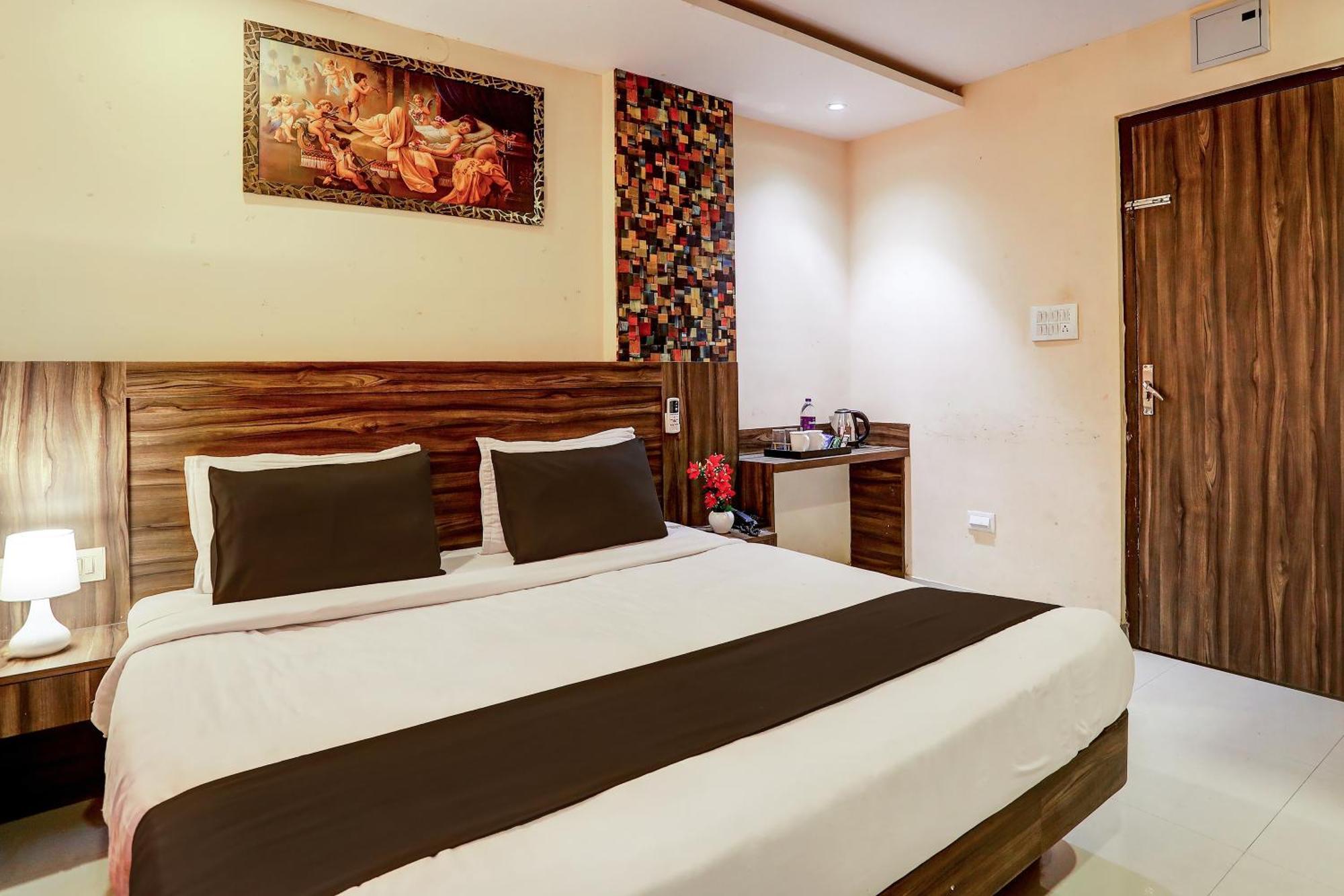 Super Hotel O Vaishnavi Inn Hyderabad Exteriör bild