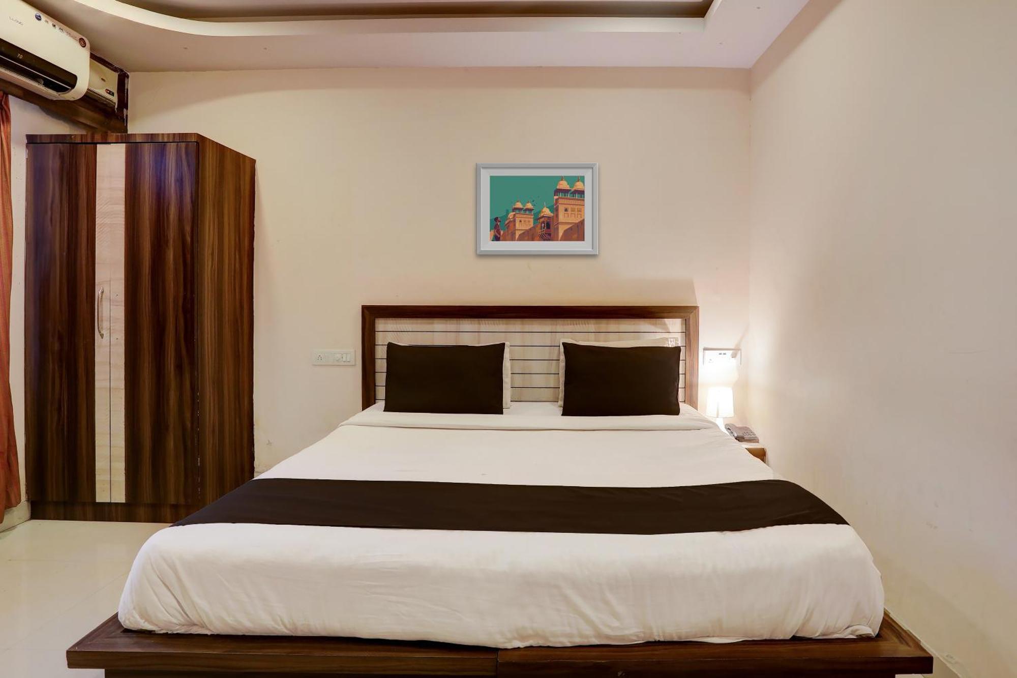 Super Hotel O Vaishnavi Inn Hyderabad Exteriör bild
