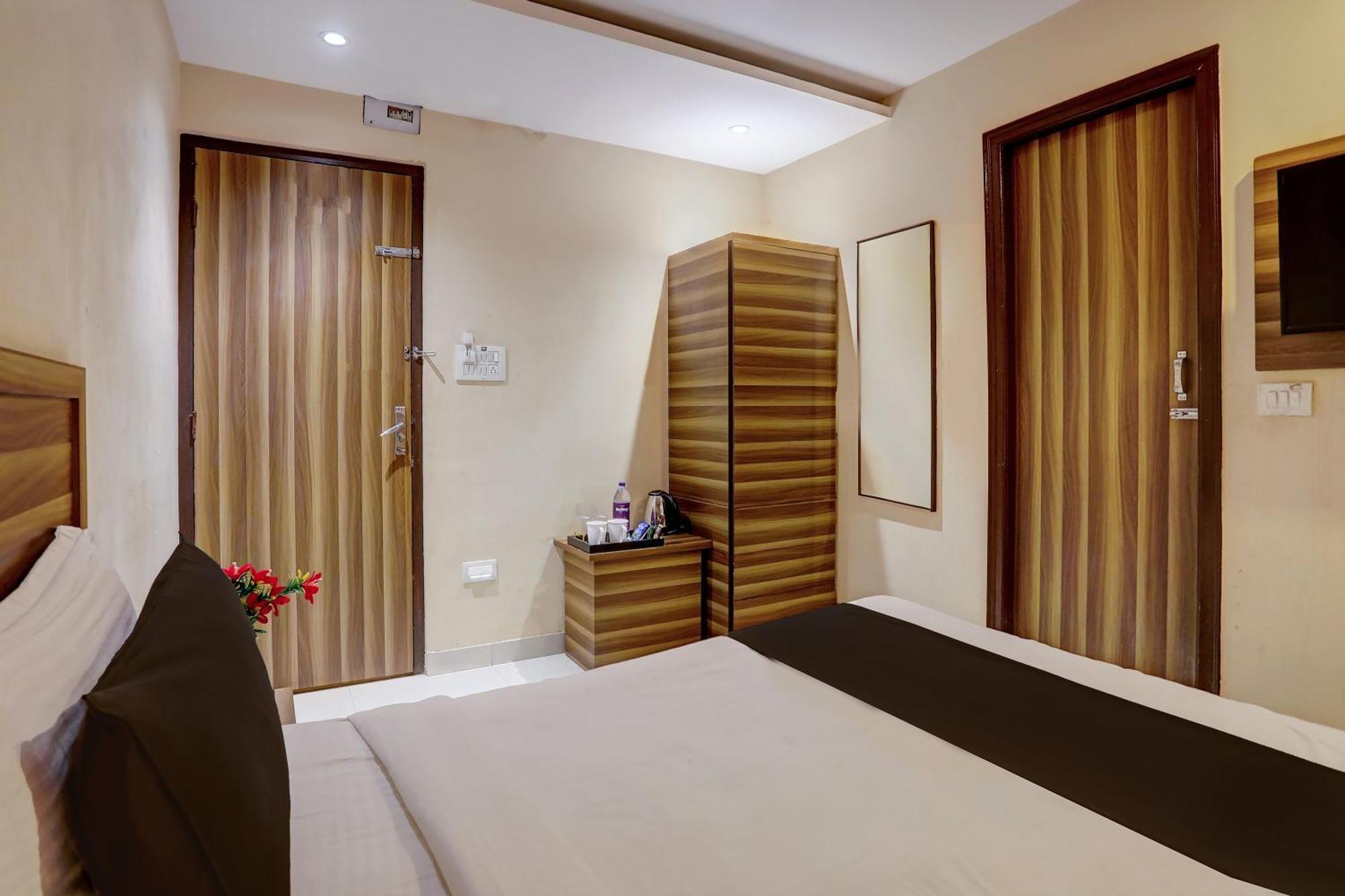 Super Hotel O Vaishnavi Inn Hyderabad Exteriör bild